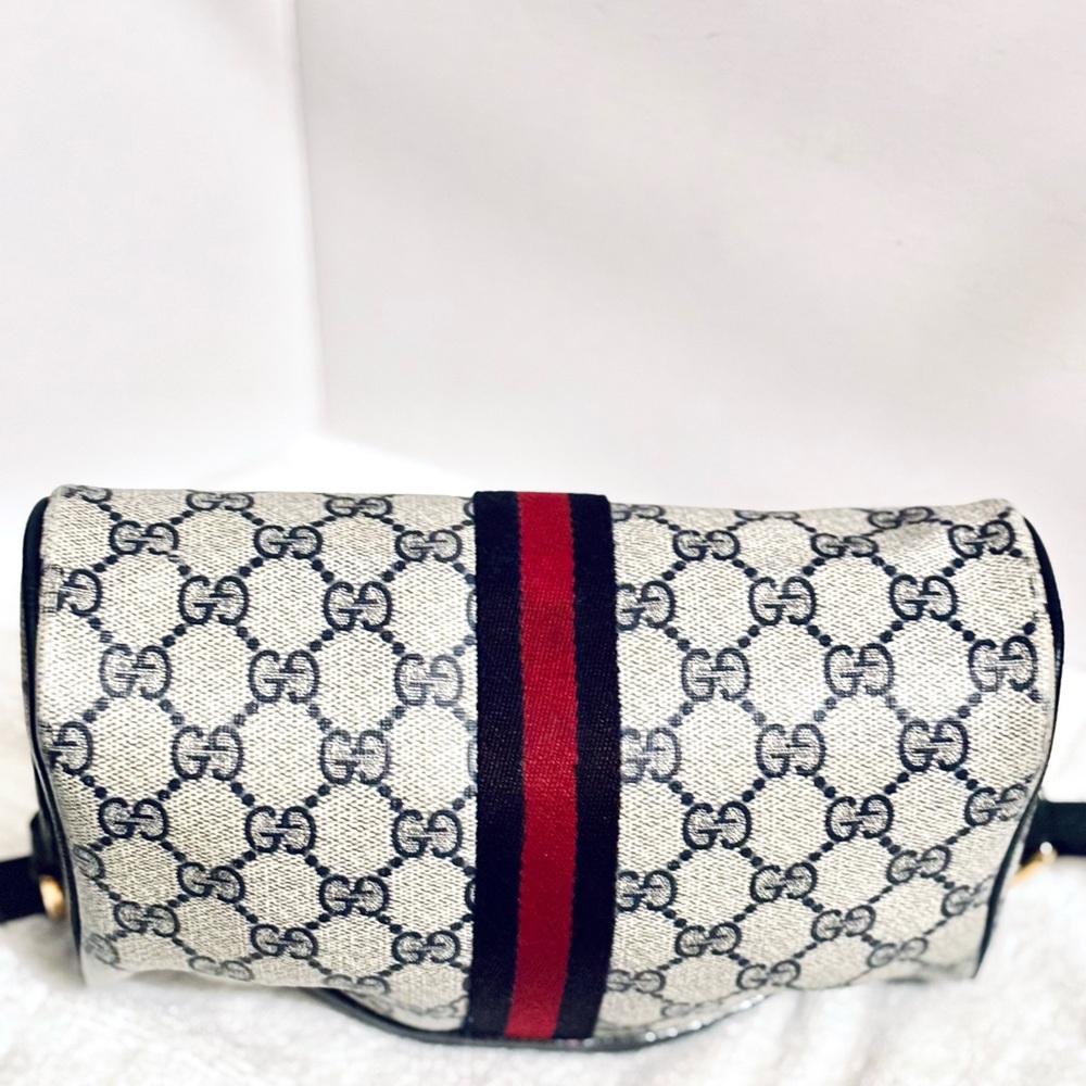 Gucci Crossbody Bag - Picture 7 of 16